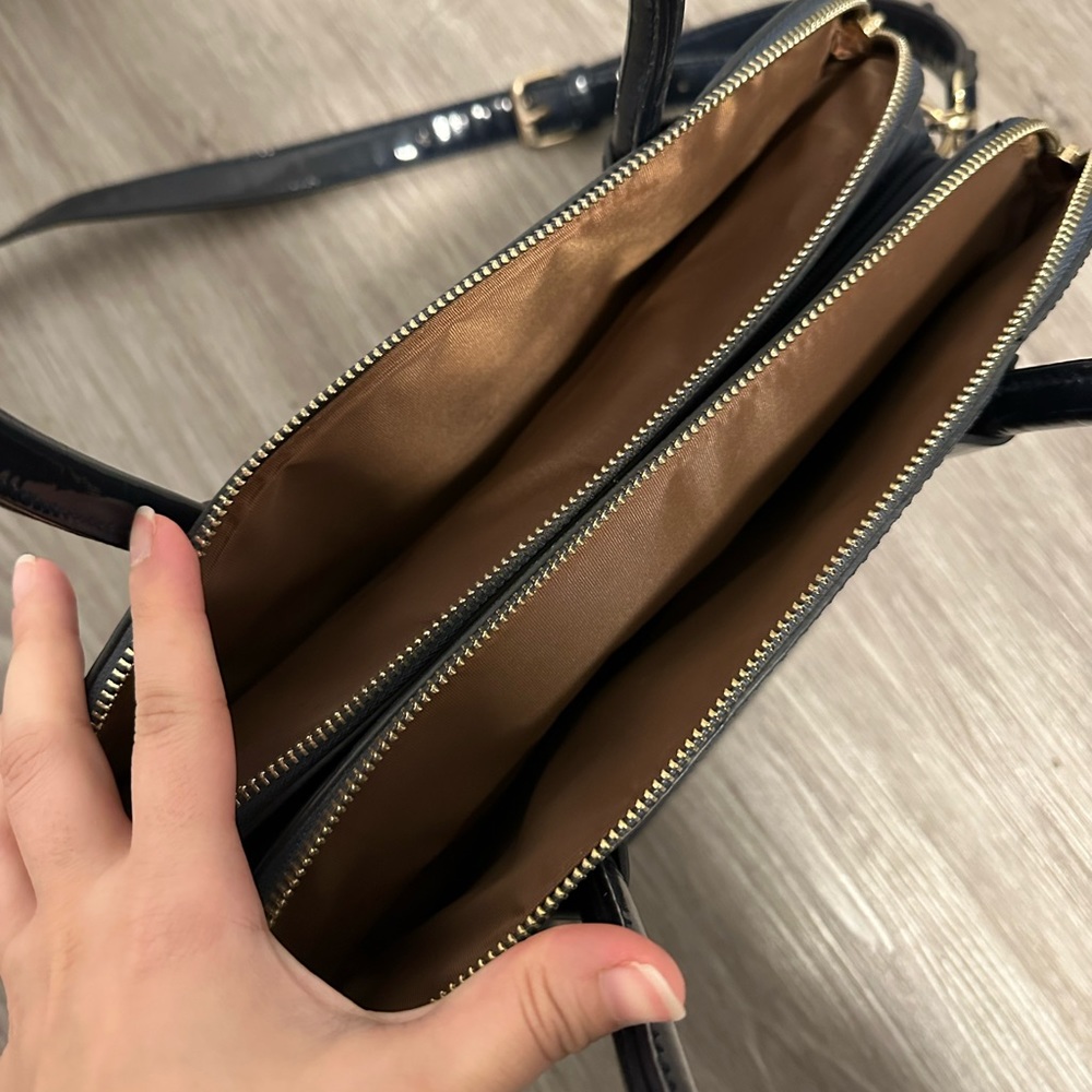 Matthew Cox| Oversized Shiny Navy Leatherette Bag - Picture 5 of 12